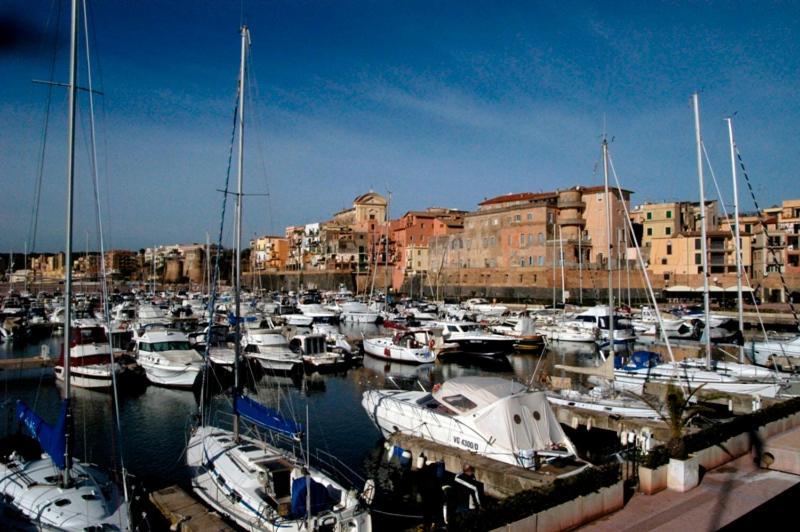 Guest House Tra Cielo E Mare Nettuno Exteriör bild